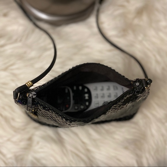 Black metal/mesh whiting and Davis crossbody - Picture 3 of 5